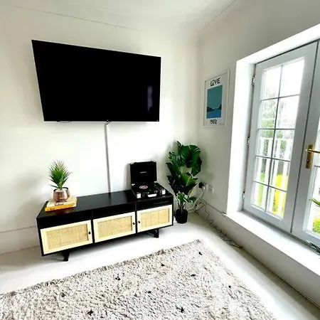 High-End 2 Bed Maisonette In Beaulieu Park Broomfield  Exterior photo
