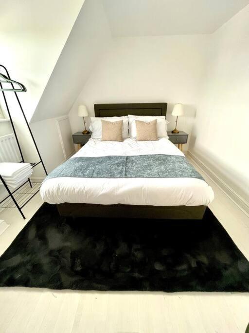 High-end 2 Bed Maisonette In Beaulieu Park *