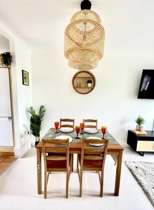 High-end 2 Bed Maisonette In Beaulieu Park